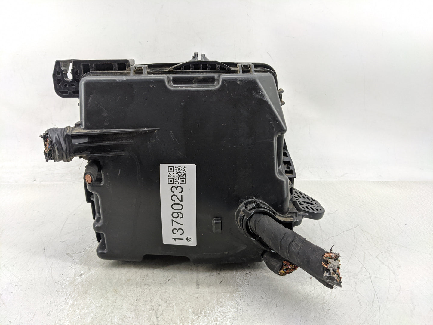 2015-2018 Kia Sedona Fusebox Fuse Box Panel Relay Module P/N:91219-A9392 Fits Fits 2015 2016 2017 2018 OEM Used Auto Parts -
