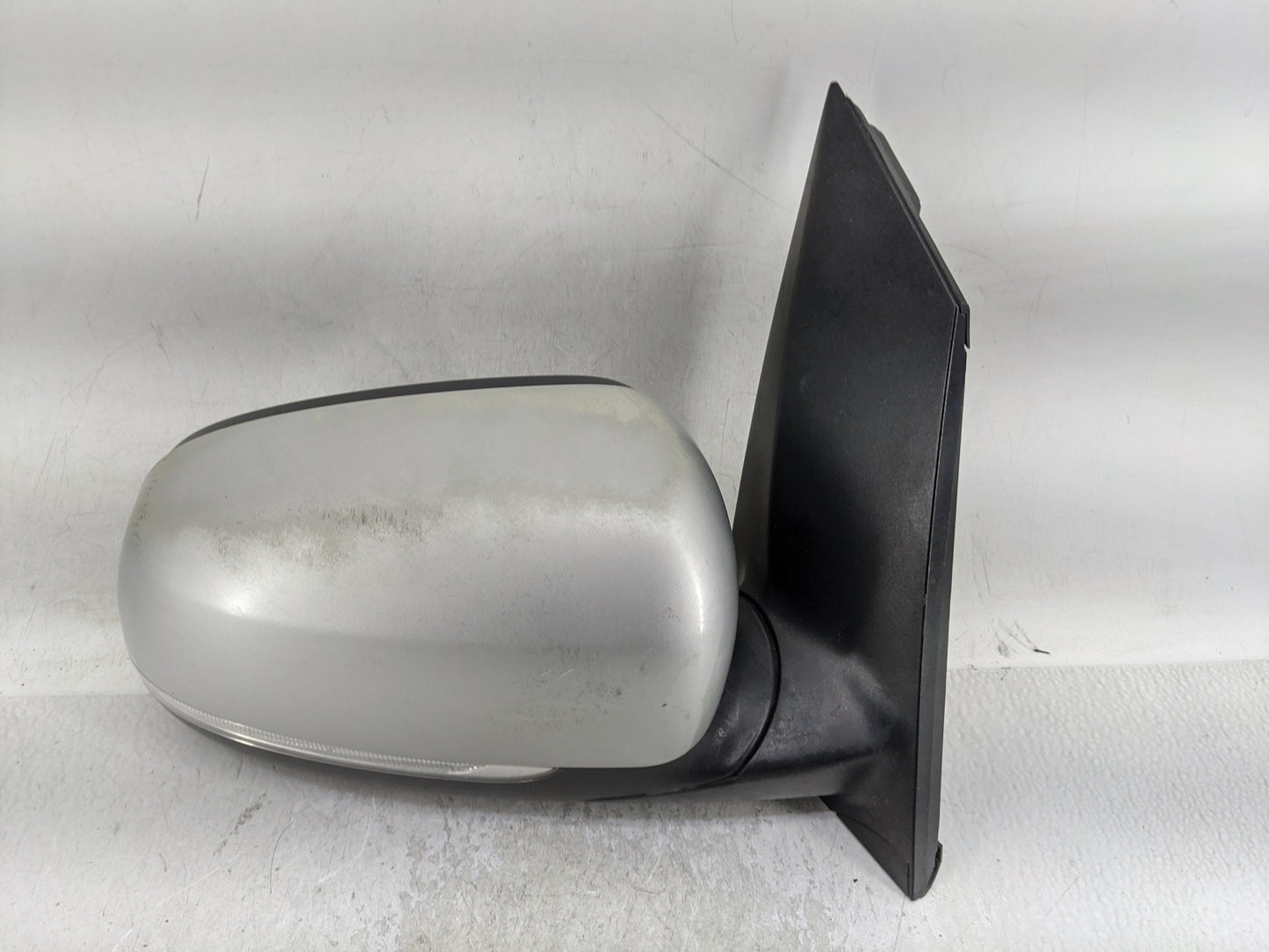 2015-2020 Kia Sedona Passenger Right Side View Manual Door Mirror Silver - Oemusedautoparts1.com