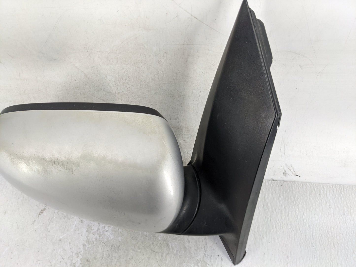 2015-2020 Kia Sedona Passenger Right Side View Manual Door Mirror Silver - Oemusedautoparts1.com