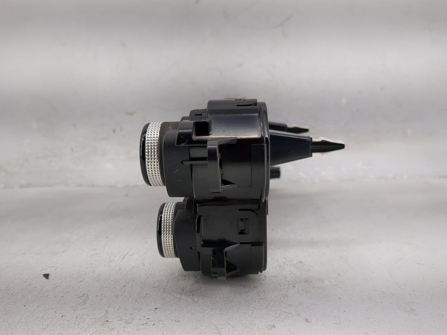 2016-2020 Kia Sedona Climate Control Module Temperature AC/Heater Replacement P/N:97250-A9330 MC33 Fits OEM Used Auto Parts 