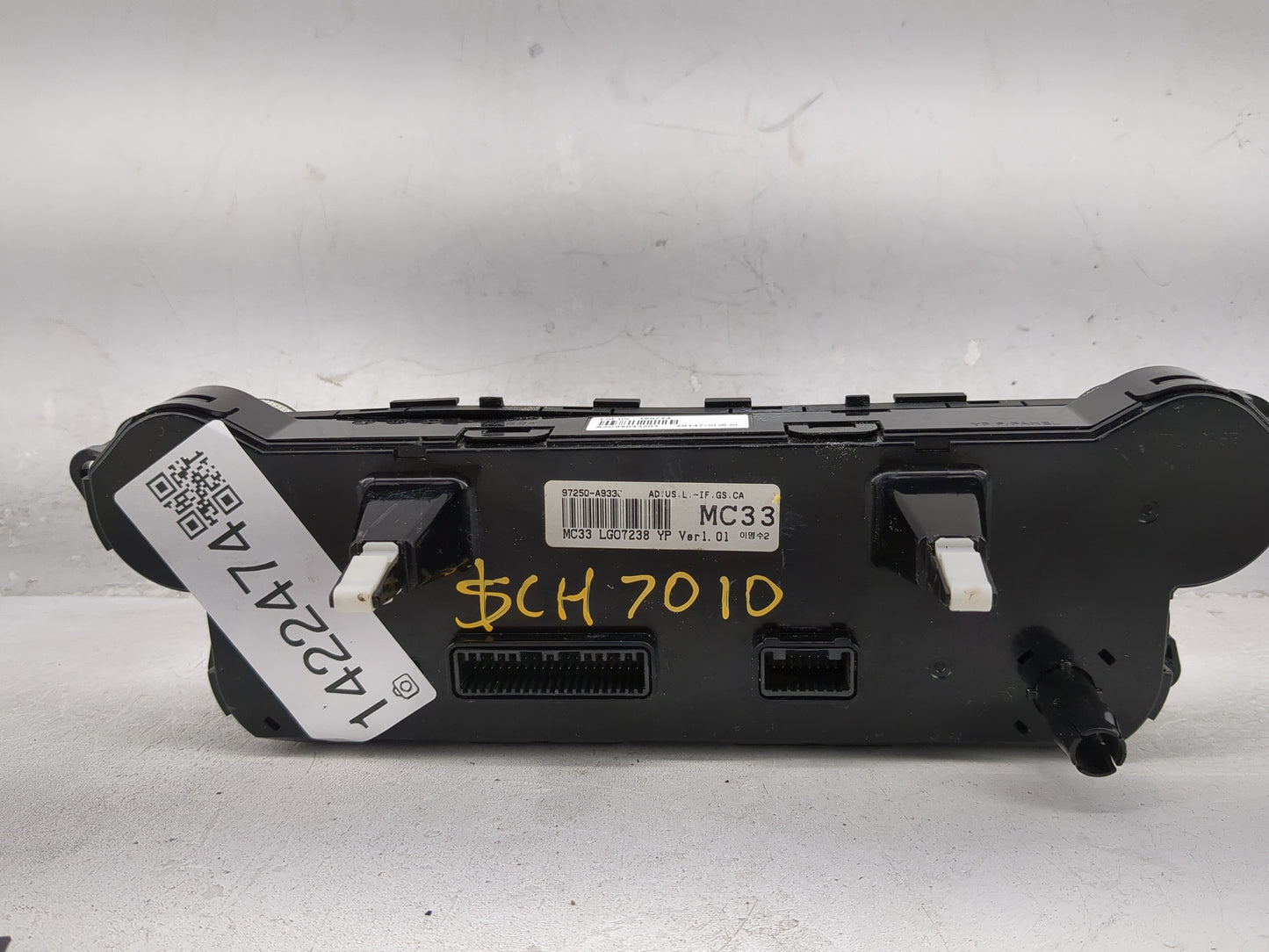 2016-2020 Kia Sedona Climate Control Module Temperature AC/Heater Replacement P/N:97250-A9330 MC33 Fits OEM Used Auto Parts 
