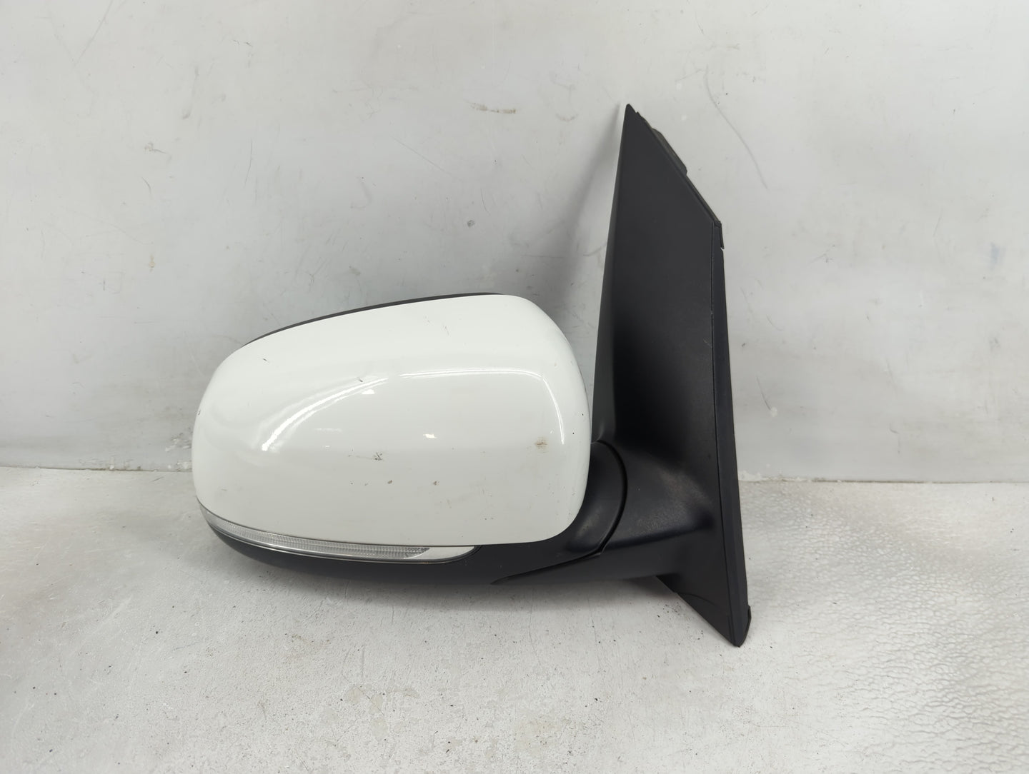 2017-2018 Kia Sedona Passenger Side View Mirror - Right Door Mirror OEM Used - Oemusedautoparts1.com