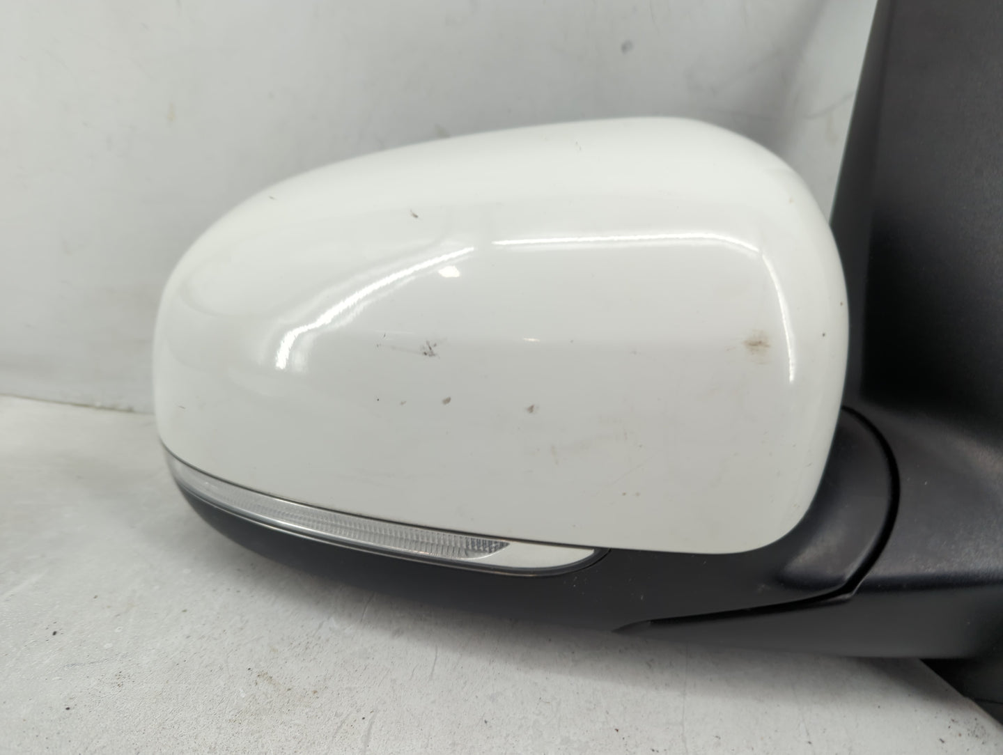 2017-2018 Kia Sedona Passenger Side View Mirror - Right Door Mirror OEM Used - Oemusedautoparts1.com