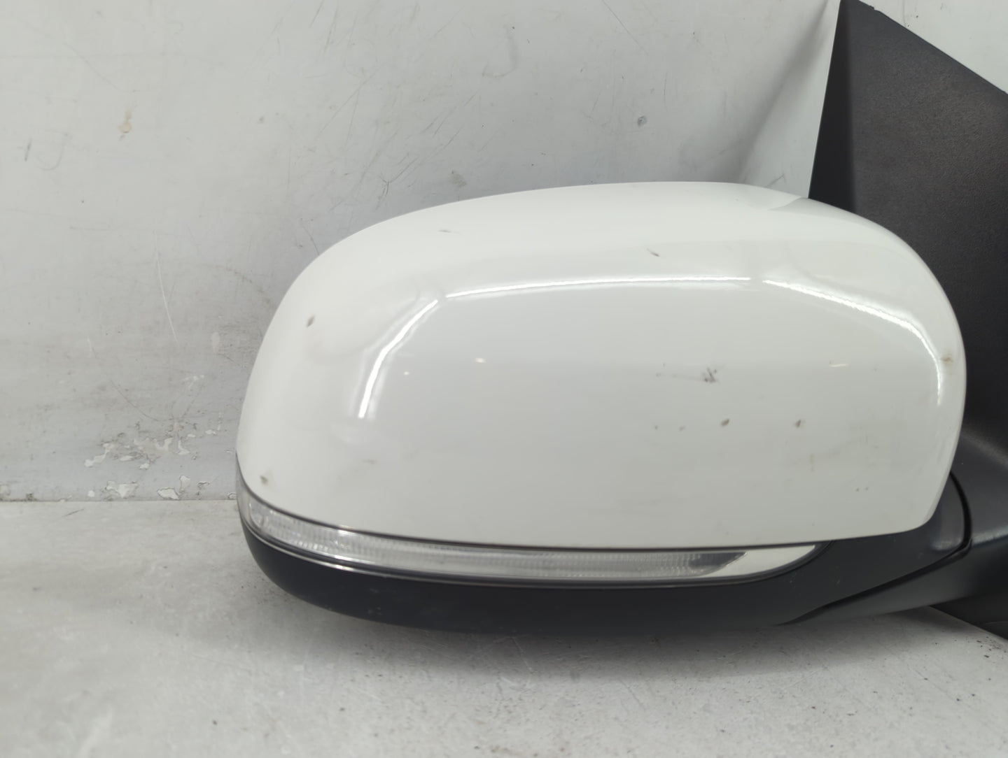 2017-2018 Kia Sedona Passenger Side View Mirror - Right Door Mirror OEM Used - Oemusedautoparts1.com