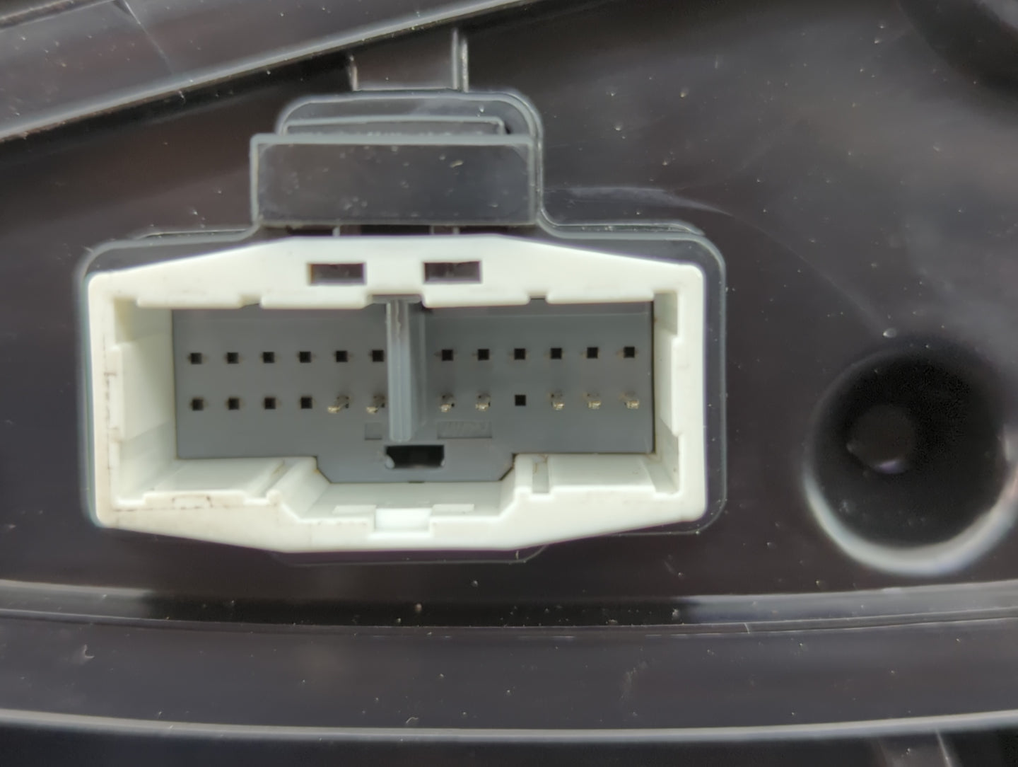 2017-2018 Kia Sedona Passenger Side View Mirror - Right Door Mirror OEM Used - Oemusedautoparts1.com