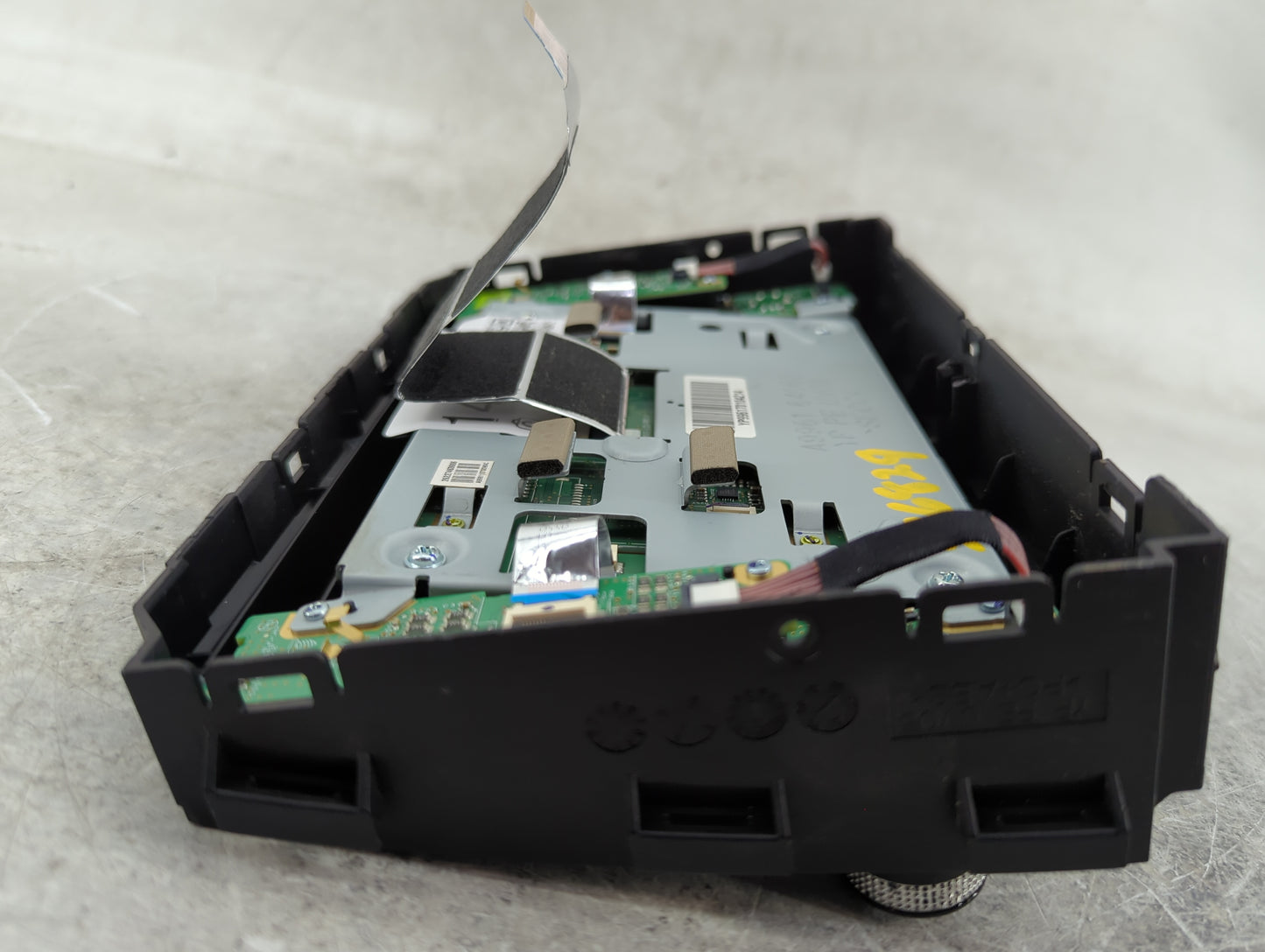 2017 Kia Sedona Information Display Screen - Oemusedautoparts1.com