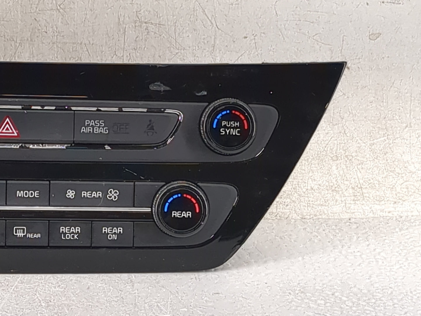 2016-2020 Kia Sedona Climate Control Module Temperature AC/Heater Replacement P/N:97250-A9470 MC47 Fits OEM Used Auto Parts 