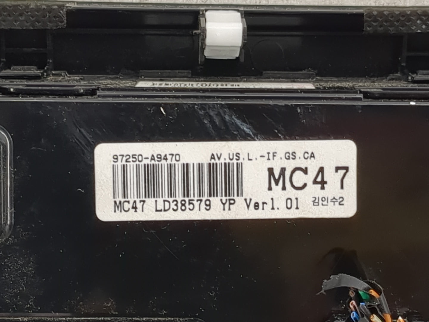 2016-2020 Kia Sedona Climate Control Module Temperature AC/Heater Replacement P/N:97250-A9470 MC47 Fits OEM Used Auto Parts 