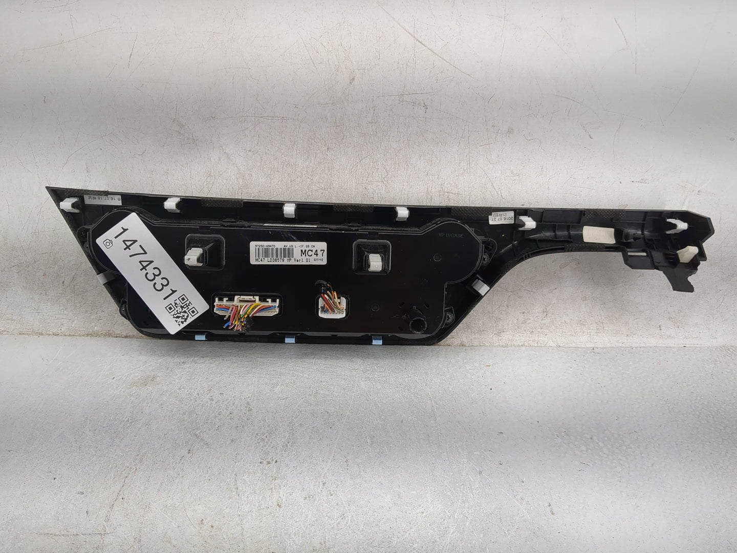 2016-2020 Kia Sedona Climate Control Module Temperature AC/Heater Replacement P/N:97250-A9470 MC47 Fits OEM Used Auto Parts 