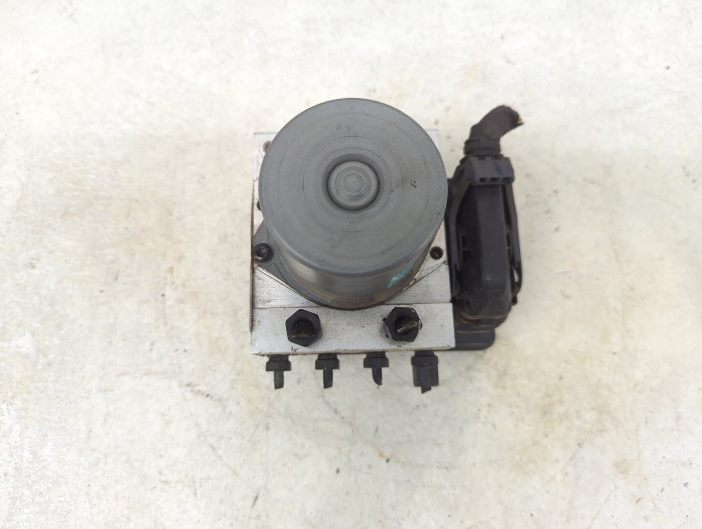 2015-2018 Kia Sedona ABS Pump Control Module Replacement P/N:61589-45100 58900-A9350 Fits Fits 2015 2016 2017 2018 OEM Used 