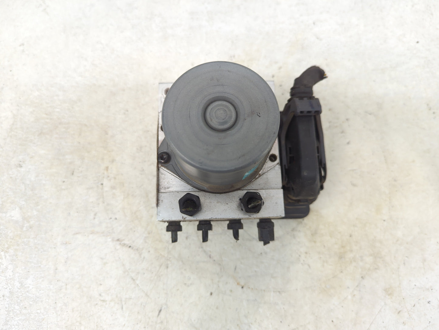 2015-2018 Kia Sedona ABS Pump Control Module Replacement P/N:61589-45100 58900-A9350 Fits Fits 2015 2016 2017 2018 OEM Used 