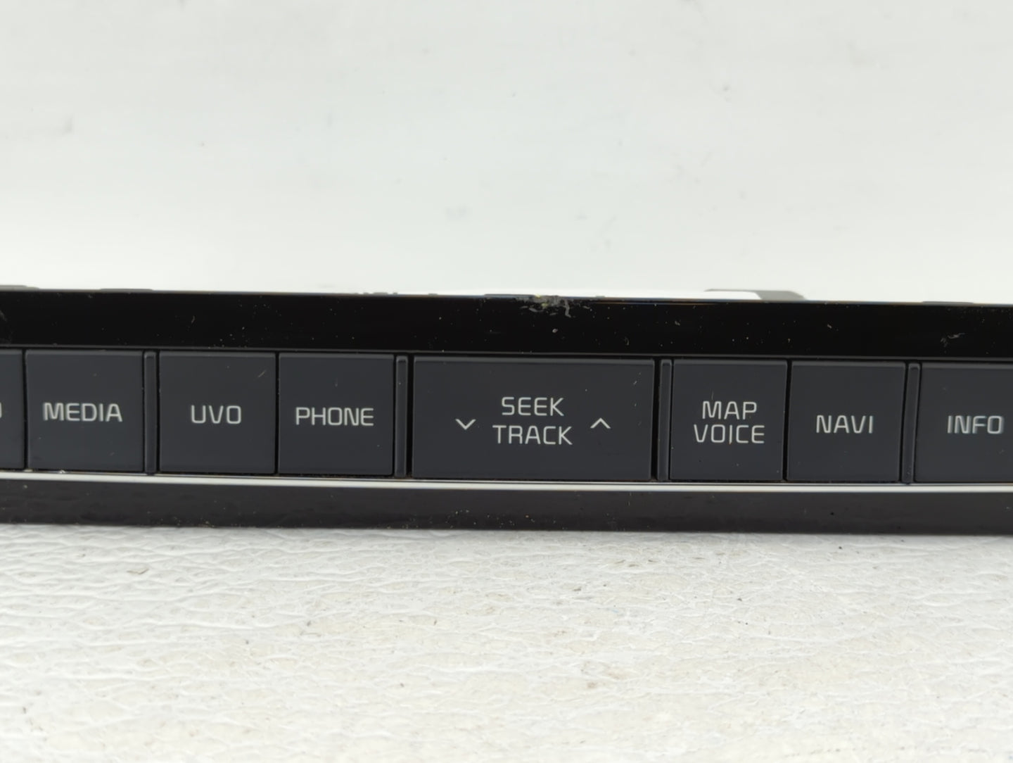 2017-2018 Kia Sedona Radio Control Panel - Oemusedautoparts1.com