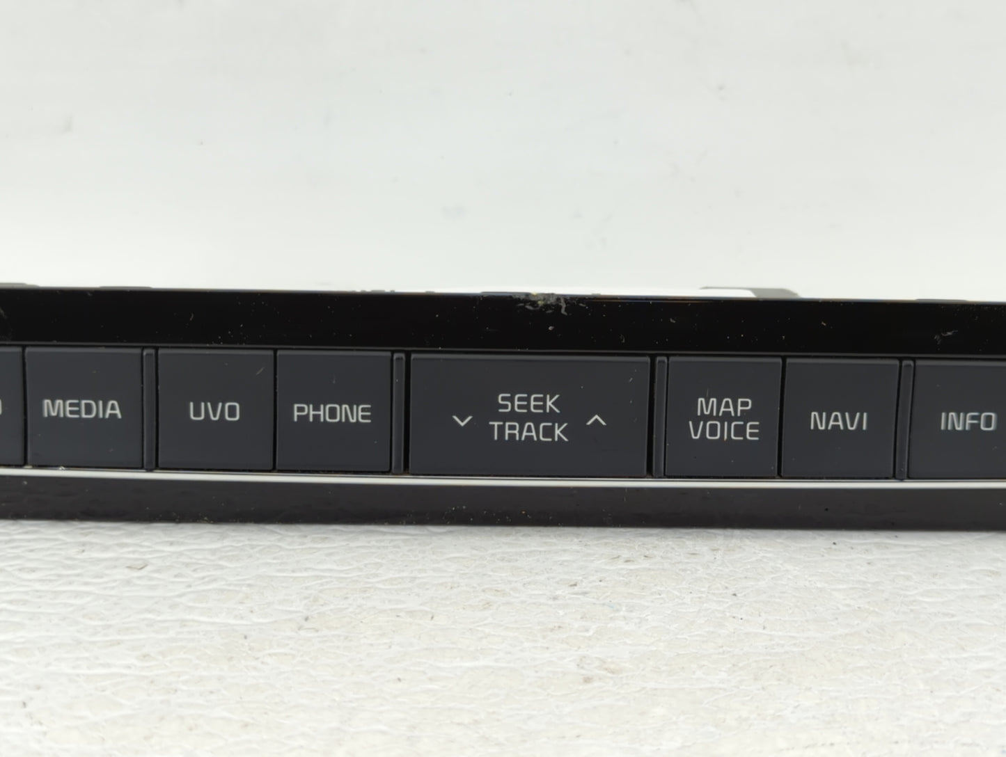 2017-2018 Kia Sedona Radio Control Panel - Oemusedautoparts1.com