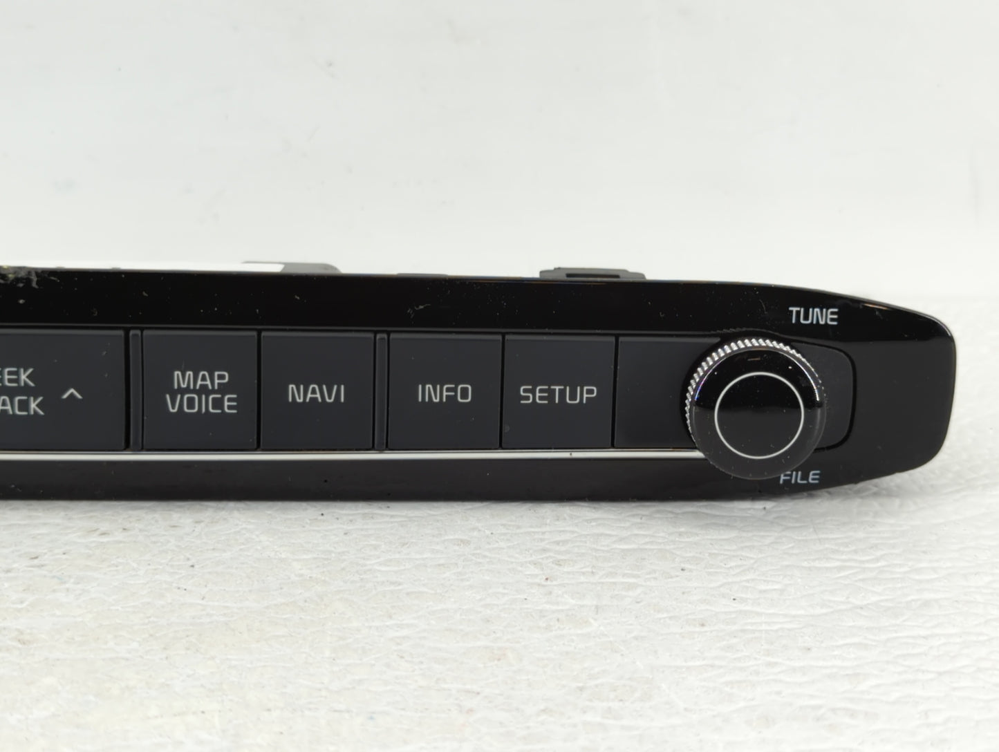 2017-2018 Kia Sedona Radio Control Panel - Oemusedautoparts1.com