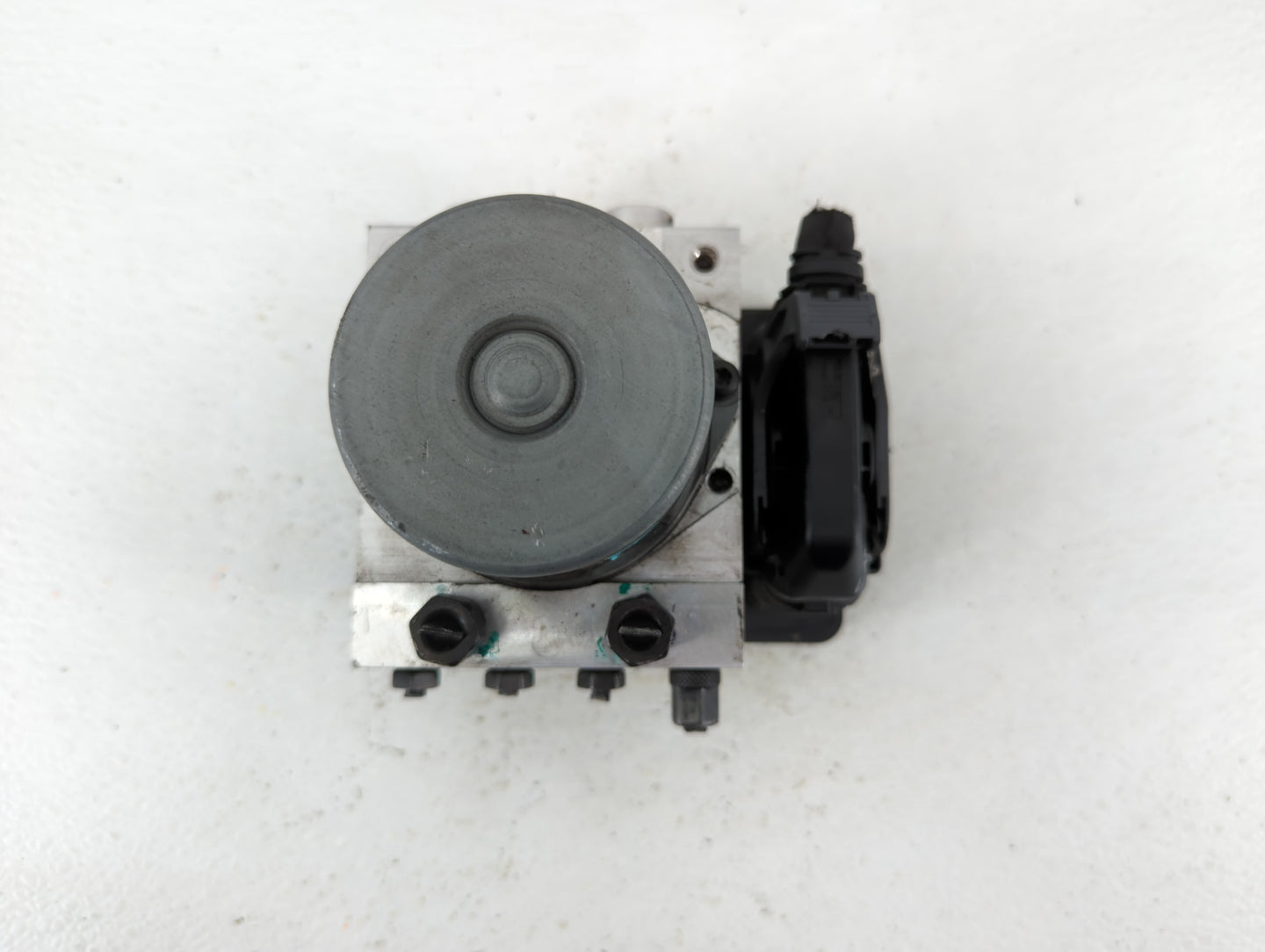 2015-2018 Kia Sedona ABS Pump Control Module Replacement P/N:58920-A9350 Fits Fits 2015 2016 2017 2018 OEM Used Auto Parts -