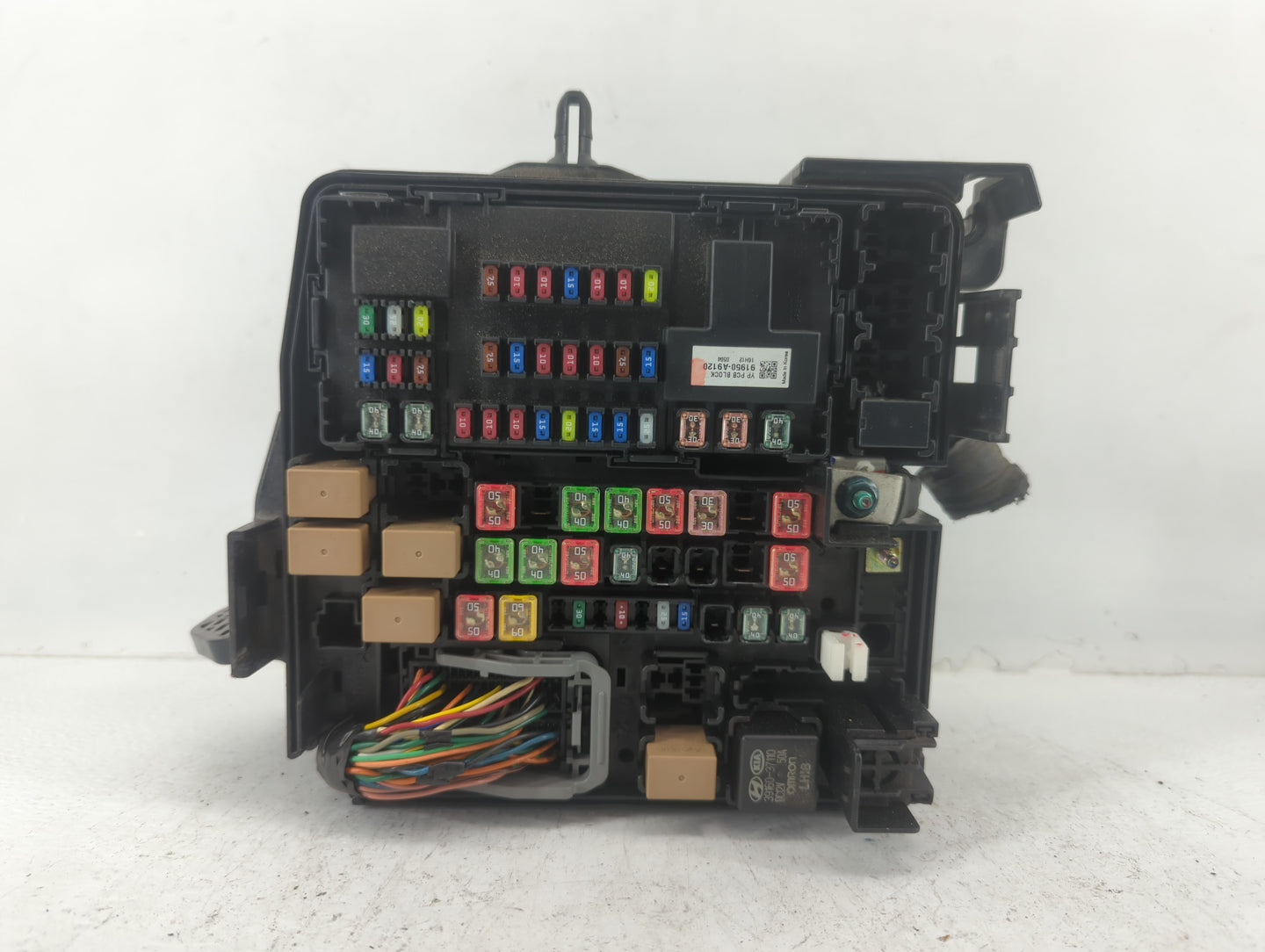 2015-2018 Kia Sedona Fusebox Fuse Box Panel Relay Module P/N:91219-A9392 Fits Fits 2015 2016 2017 2018 OEM Used Auto Parts -