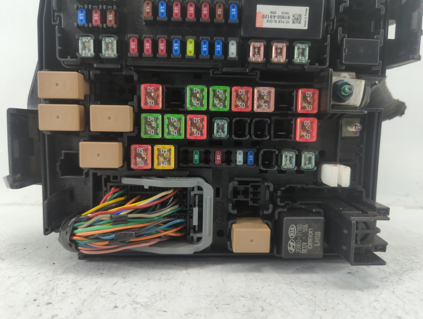 2015-2018 Kia Sedona Fusebox Fuse Box Panel Relay Module P/N:91219-A9392 Fits Fits 2015 2016 2017 2018 OEM Used Auto Parts -