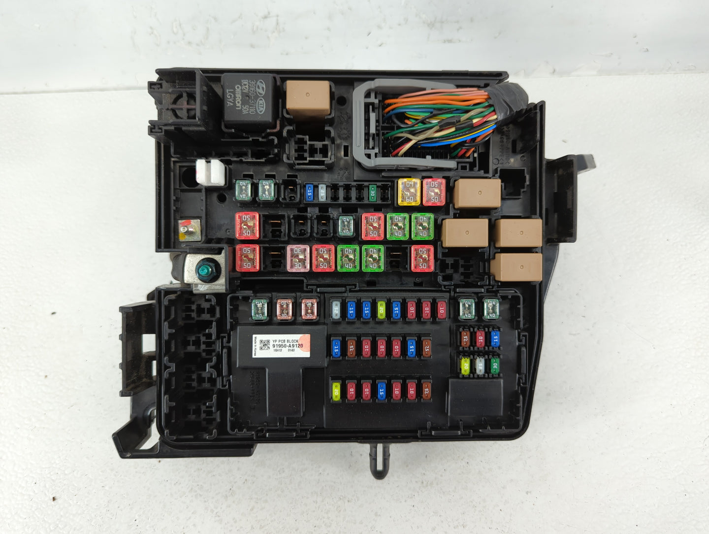 2015-2018 Kia Sedona Fusebox Fuse Box Panel Relay Module P/N:91219-A9392 Fits Fits 2015 2016 2017 2018 OEM Used Auto Parts -