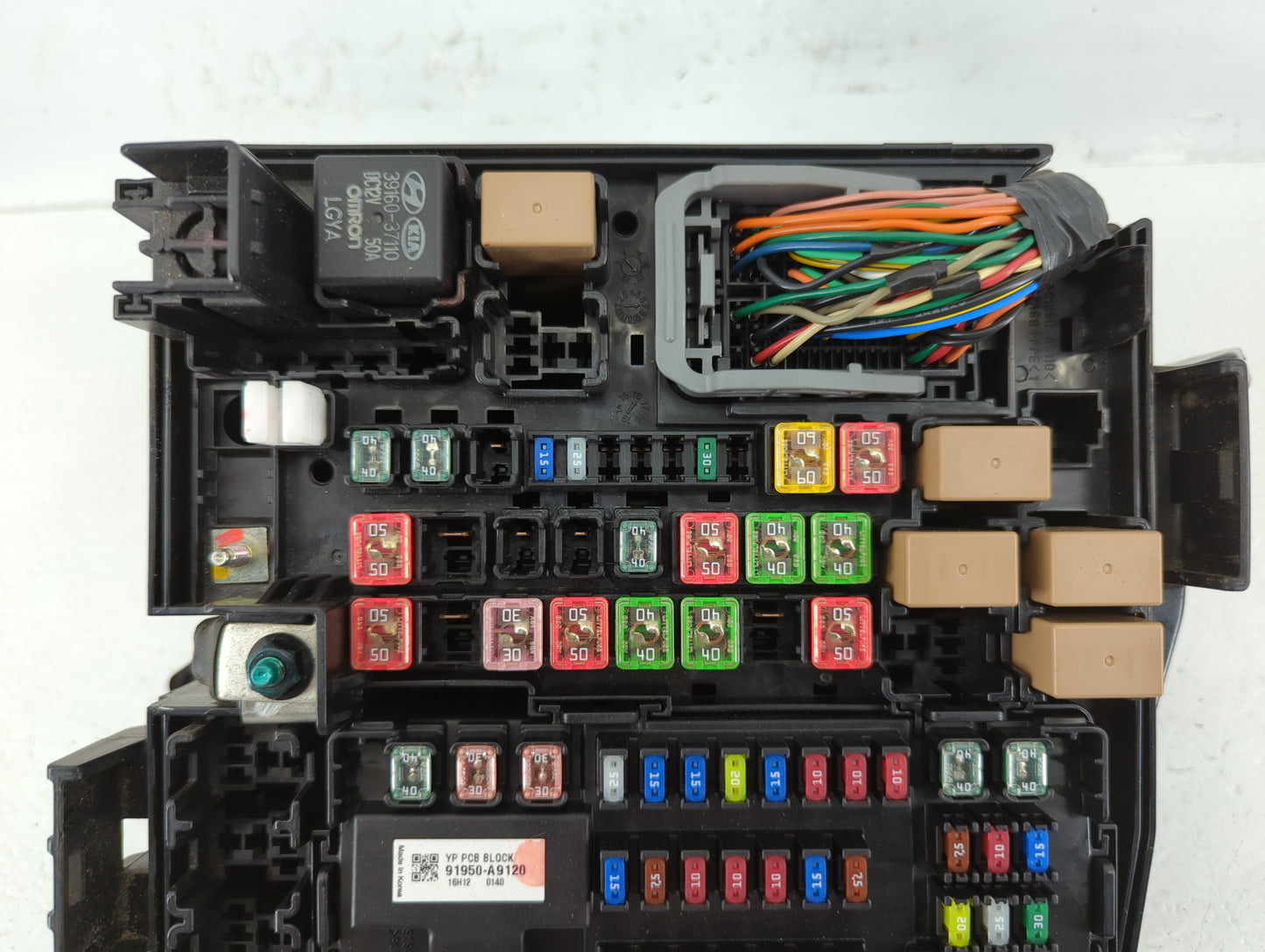 2015-2018 Kia Sedona Fusebox Fuse Box Panel Relay Module P/N:91219-A9392 Fits Fits 2015 2016 2017 2018 OEM Used Auto Parts -