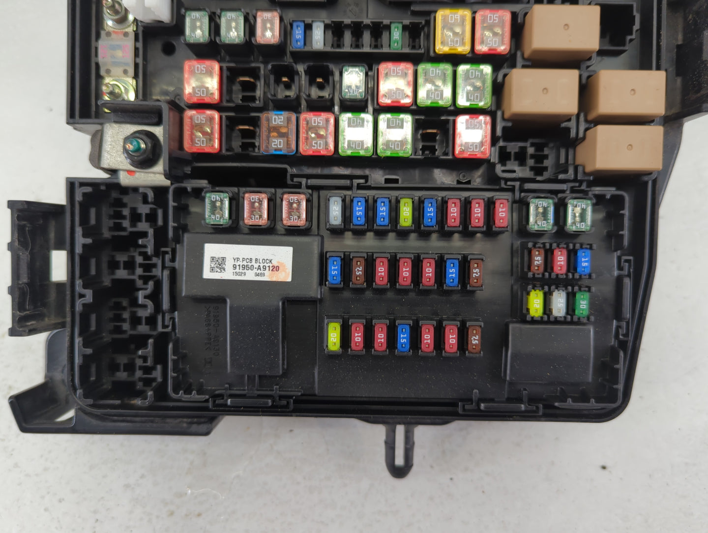 2015-2018 Kia Sedona Fusebox Fuse Box Panel Relay Module P/N:91222 A9181 Fits Fits 2015 2016 2017 2018 OEM Used Auto Parts -