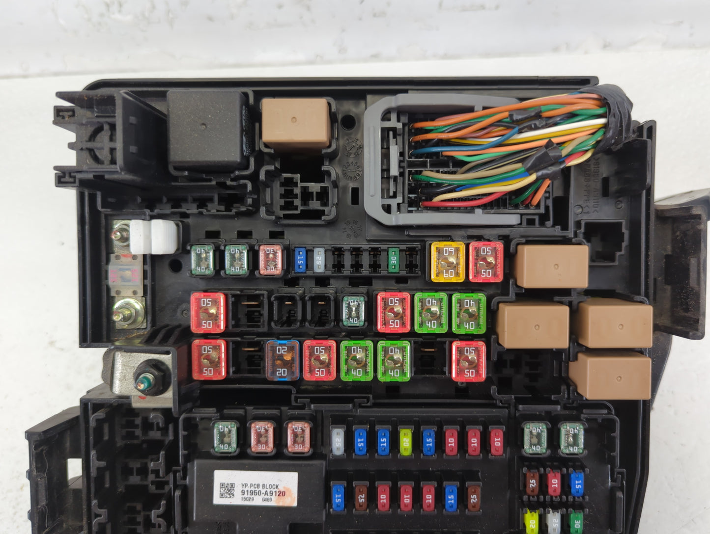 2015-2018 Kia Sedona Fusebox Fuse Box Panel Relay Module P/N:91222 A9181 Fits Fits 2015 2016 2017 2018 OEM Used Auto Parts -