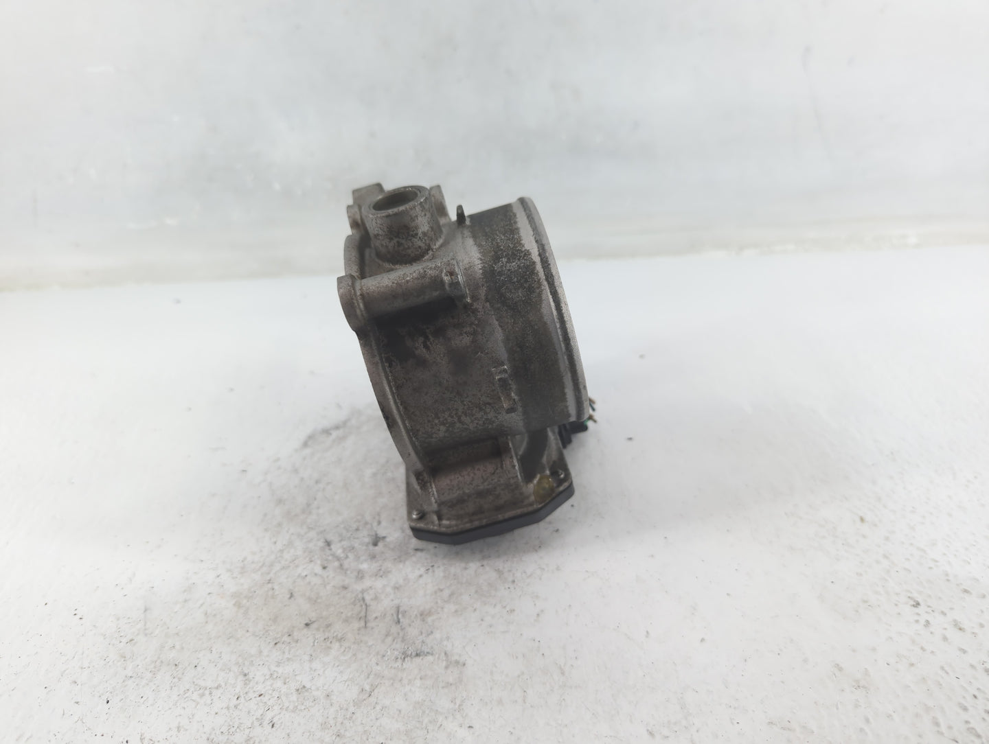 2015-2018 Kia Sedona Throttle Body P/N:D0806 5312 09T26, 35100-3CAA0 Fits Fits 2012 2013 2014 2015 2016 2017 2018 OEM Used A