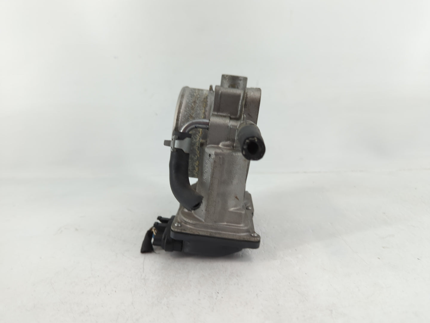 2015-2018 Kia Sedona Throttle Body P/N:35100-3CAA0 Fits Fits 2012 2013 2014 2015 2016 2017 2018 OEM Used Auto Parts - Oemuse