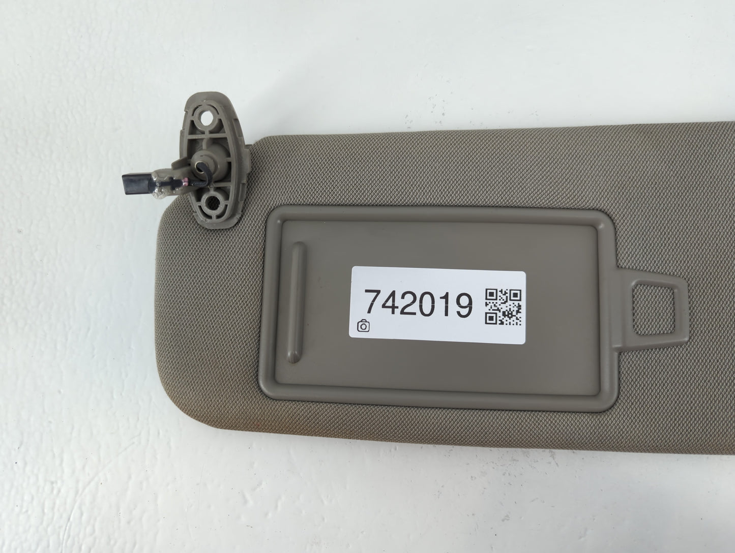 2015-2020 Kia Sedona Sun Visor Shade Replacement Driver Left Mirror Fits Fits 2015 2016 2017 2018 2019 2020 OEM Used Auto Pa