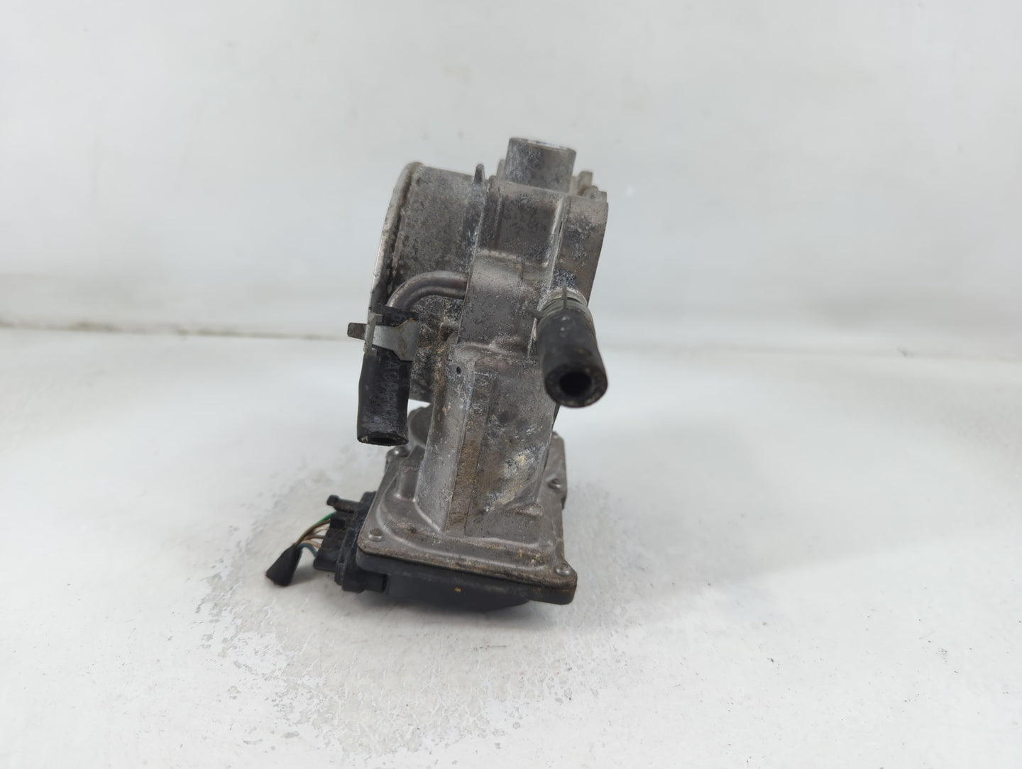 2015-2018 Kia Sedona Throttle Body P/N:35100-3CAA0 Fits Fits 2012 2013 2014 2015 2016 2017 2018 OEM Used Auto Parts - Oemuse