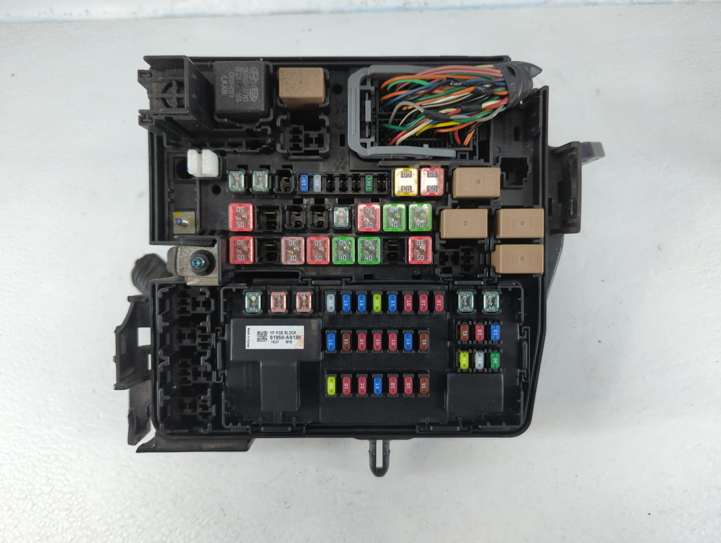 2015-2018 Kia Sedona Fusebox Fuse Box Panel Relay Module P/N:91219 A9392 Fits Fits 2015 2016 2017 2018 OEM Used Auto Parts -