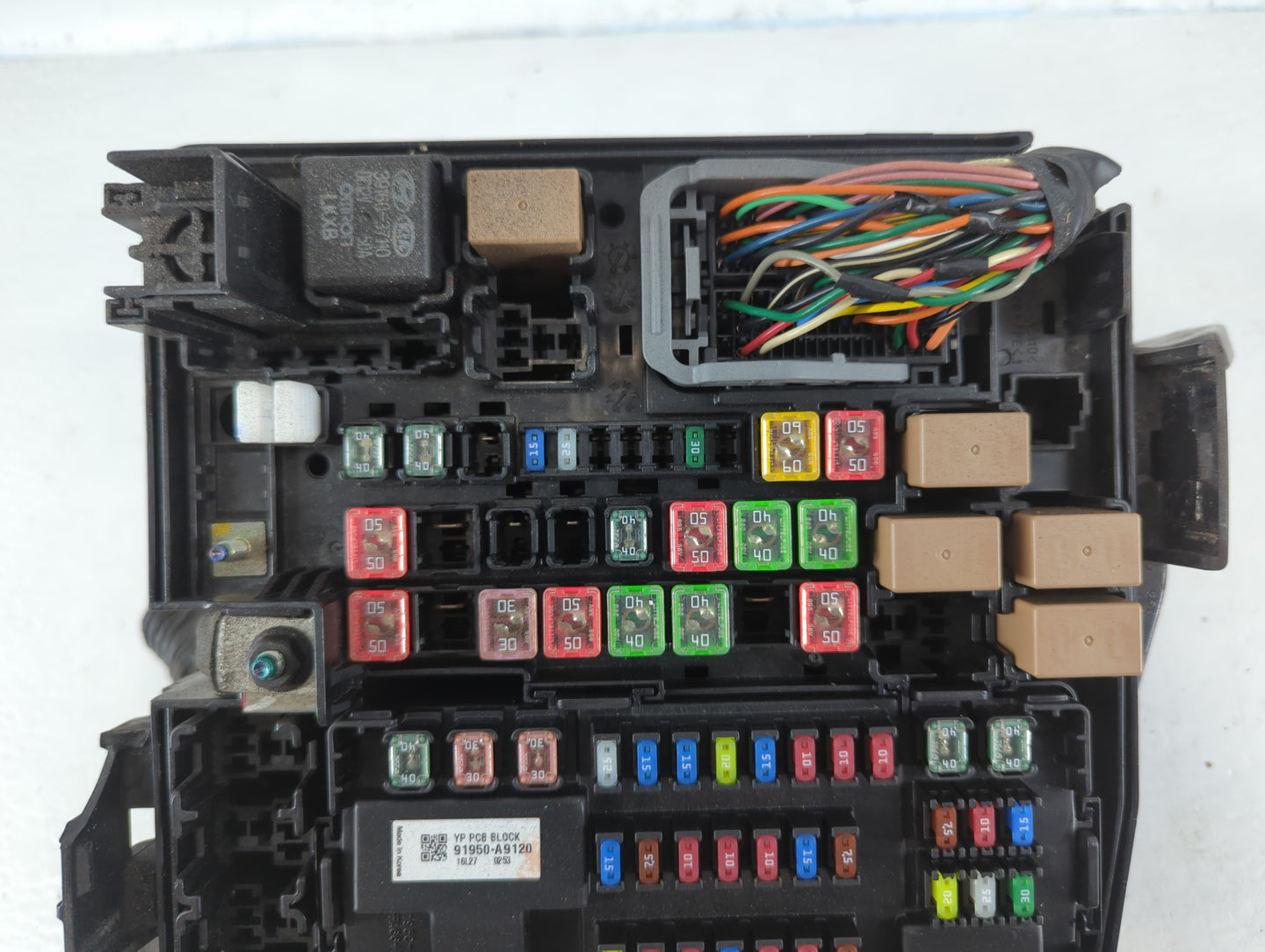 2015-2018 Kia Sedona Fusebox Fuse Box Panel Relay Module P/N:91219 A9392 Fits Fits 2015 2016 2017 2018 OEM Used Auto Parts -