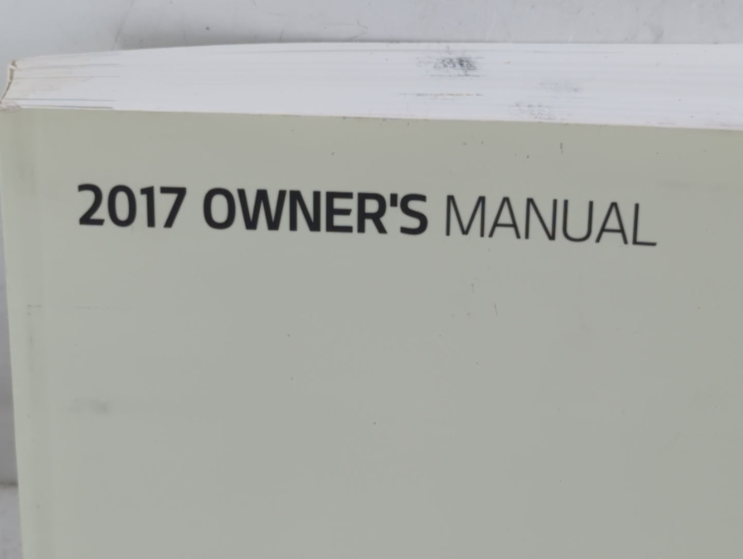 2017 Kia Sorento Owners Manual Book Guide P/N:HXG5-EU6OF OEM Used Auto Parts - Oemusedautoparts1.com