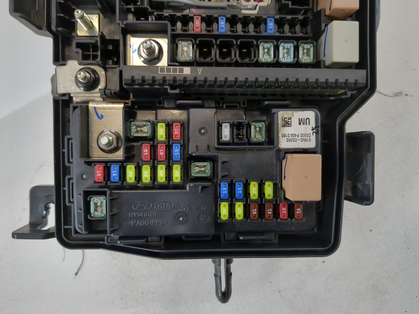 2016-2018 Kia Sorento Fusebox Fuse Box Panel Relay Module P/N:T96141637216 Fits Fits 2016 2017 2018 OEM Used Auto Parts - Oe