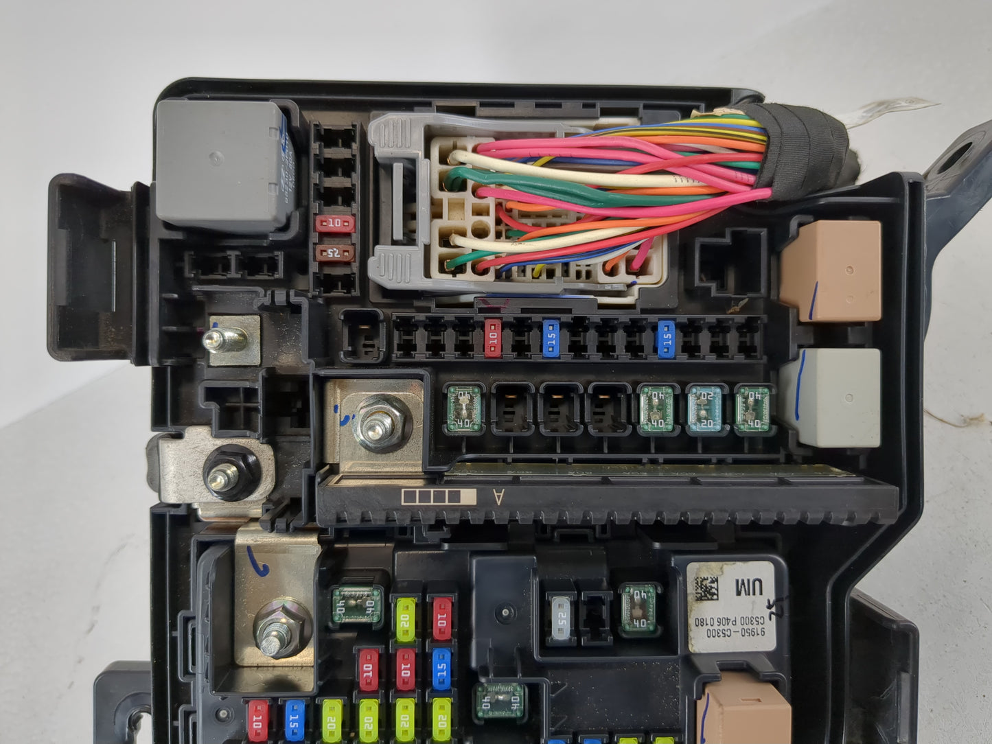 2016-2018 Kia Sorento Fusebox Fuse Box Panel Relay Module P/N:T96141637216 Fits Fits 2016 2017 2018 OEM Used Auto Parts - Oe