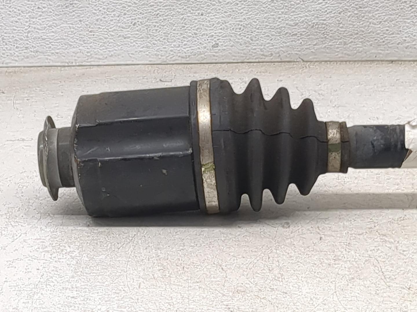 2016-2018 Kia Sorento Axle Shaft Front Passenger Cv C/v 1103795 - Oemusedautoparts1.com