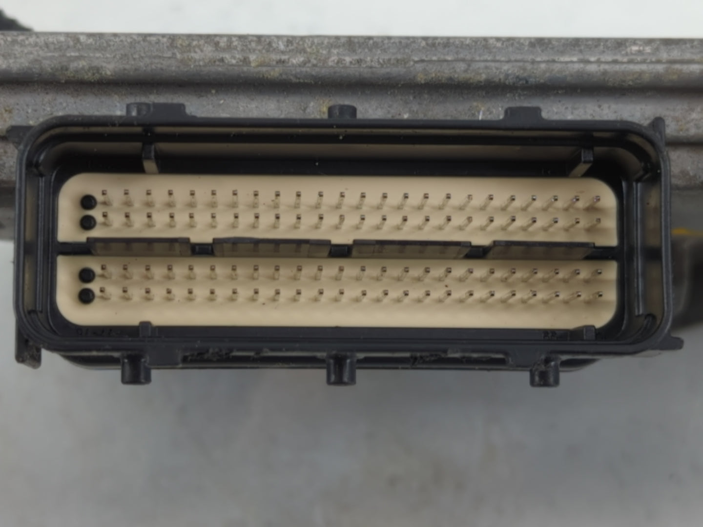 2016-2018 Kia Sorento PCM Engine Control Computer ECU ECM PCU OEM P/N:39111-33CWN1 Fits Fits 2016 2017 2018 OEM Used Auto Pa