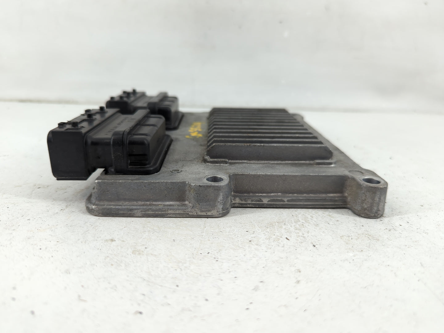 2016-2018 Kia Sorento PCM Engine Control Computer ECU ECM PCU OEM P/N:39111-33CWN1 Fits Fits 2016 2017 2018 OEM Used Auto Pa