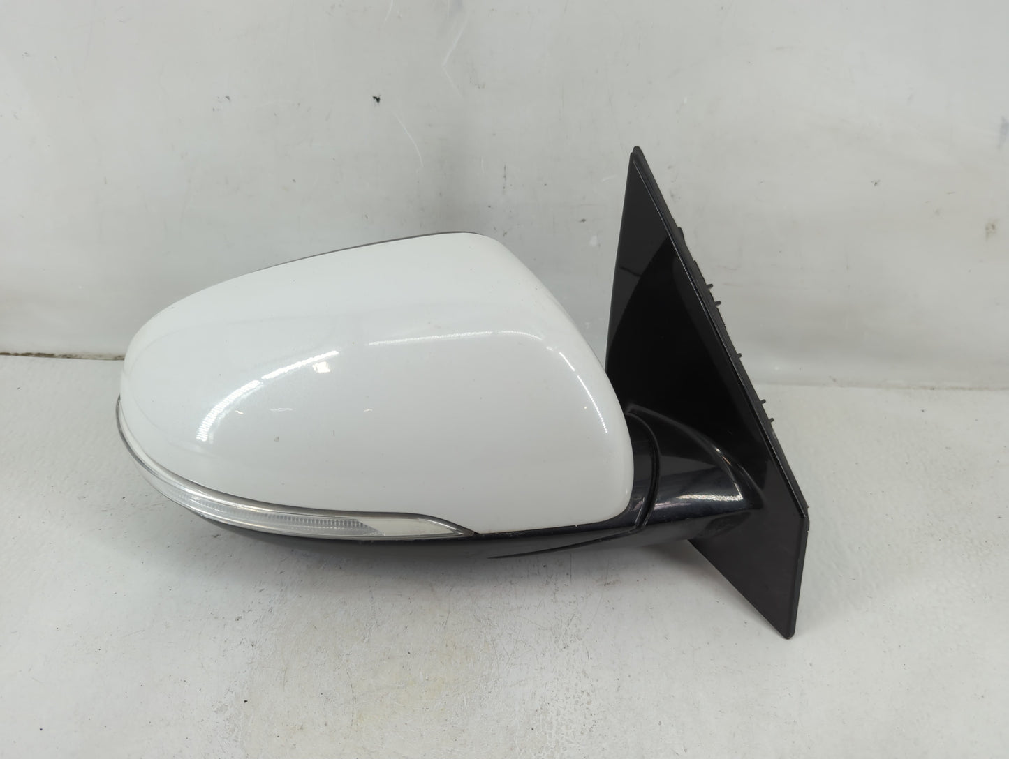 2016-2020 Kia Sorento Passenger Side View Mirror - Right Door Mirror OEM Used - Oemusedautoparts1.com