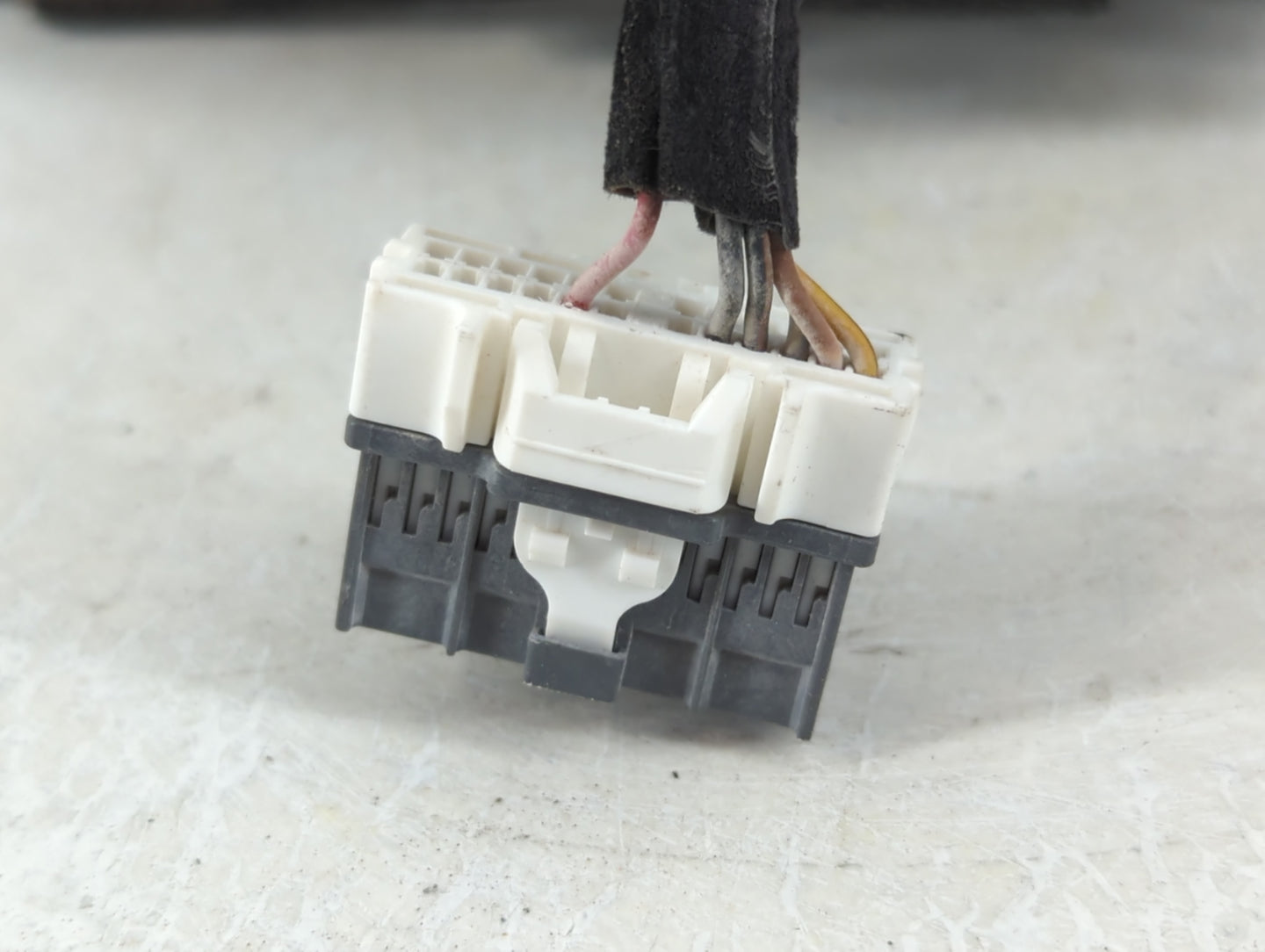 2016-2020 Kia Sorento Passenger Side View Mirror - Right Door Mirror OEM Used - Oemusedautoparts1.com