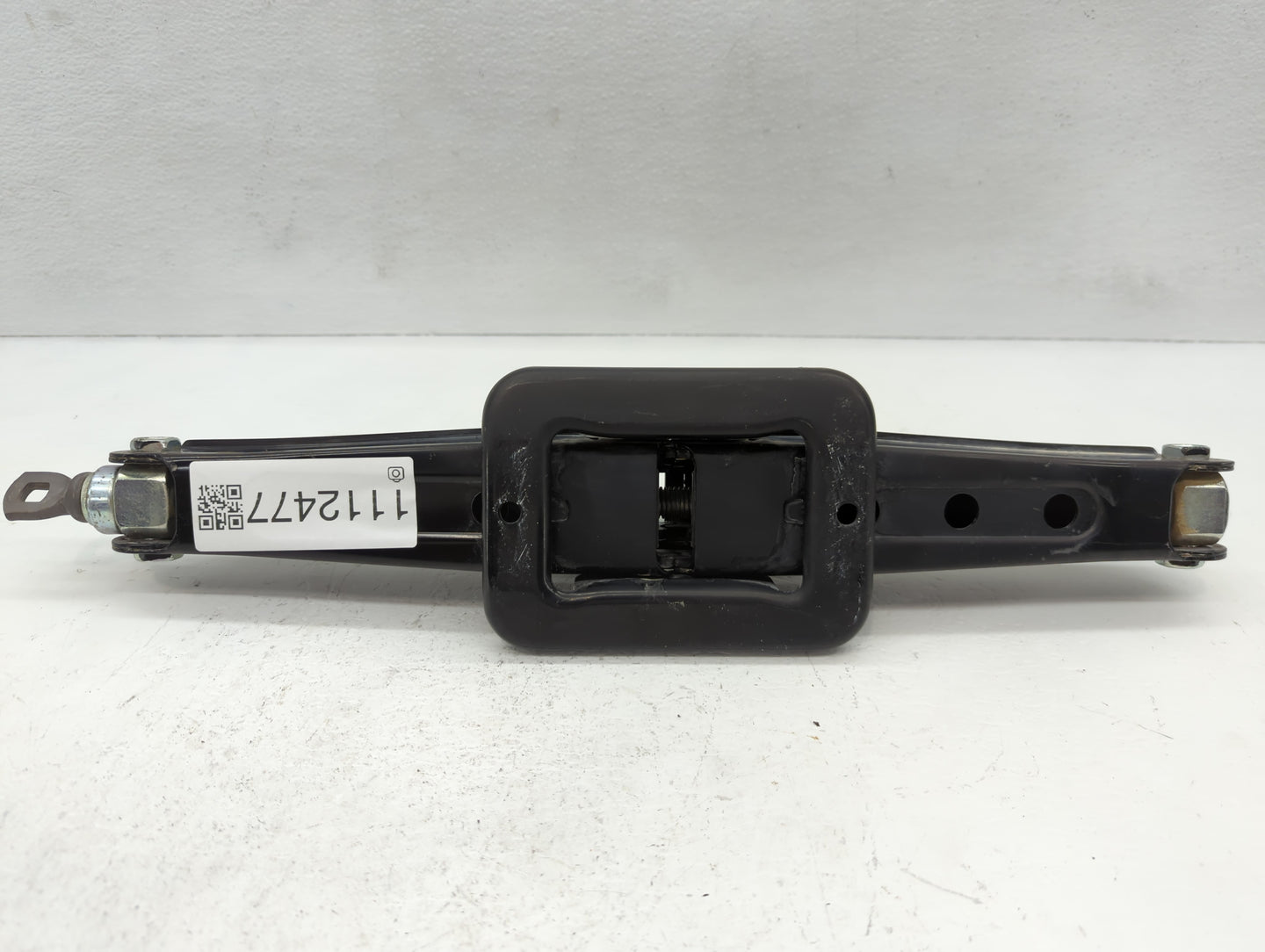 2017 Kia Sorento Spare Scissor Car Jack 1112477 - Oemusedautoparts1.com