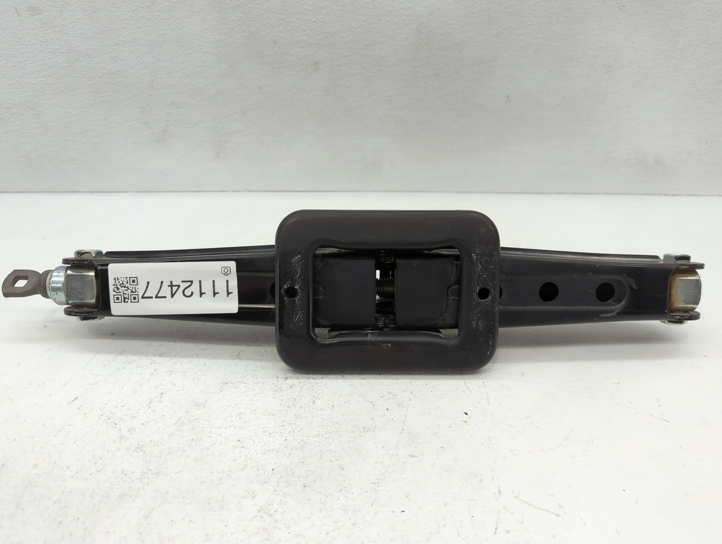 2017 Kia Sorento Spare Scissor Car Jack 1112477 - Oemusedautoparts1.com