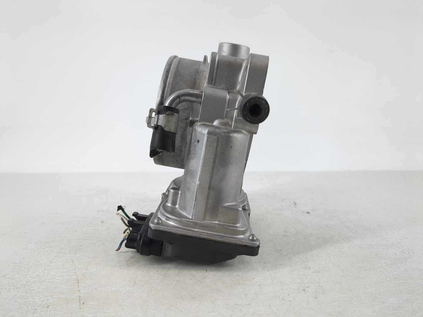 2014-2018 Kia Sorento Throttle Body P/N:35100-3CAA0 Fits Fits 2012 2013 2014 2015 2016 2017 2018 OEM Used Auto Parts - Oemus