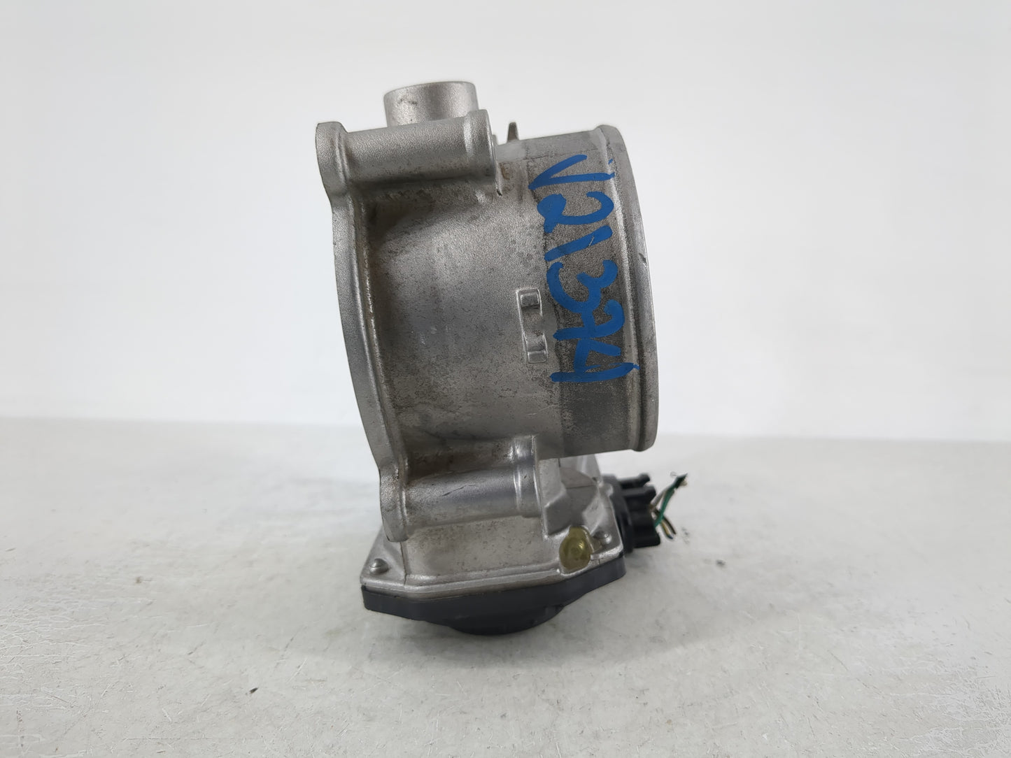 2014-2018 Kia Sorento Throttle Body P/N:35100-3CAA0 Fits Fits 2012 2013 2014 2015 2016 2017 2018 OEM Used Auto Parts - Oemus