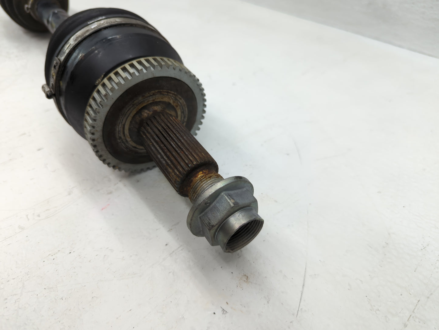 2016-2018 Kia Sorento Axle Shaft Front Driver Cv C/v - Oemusedautoparts1.com