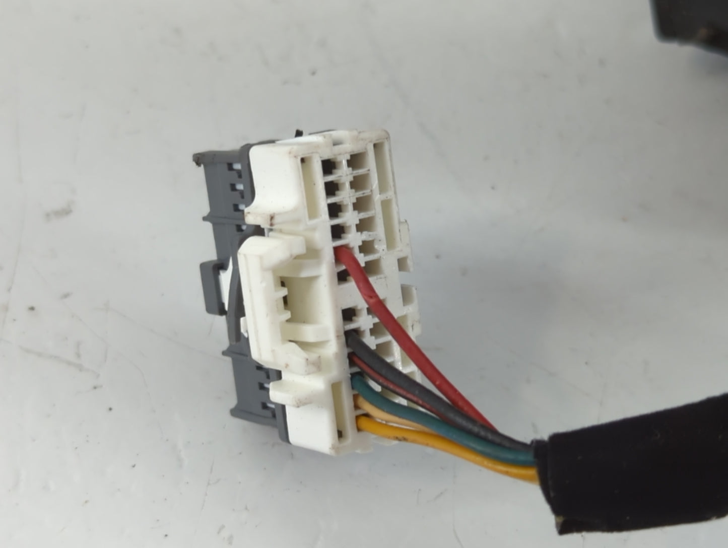 2016-2020 Kia Sorento Driver Side View Mirror - Left Door Mirror OEM Used - Oemusedautoparts1.com