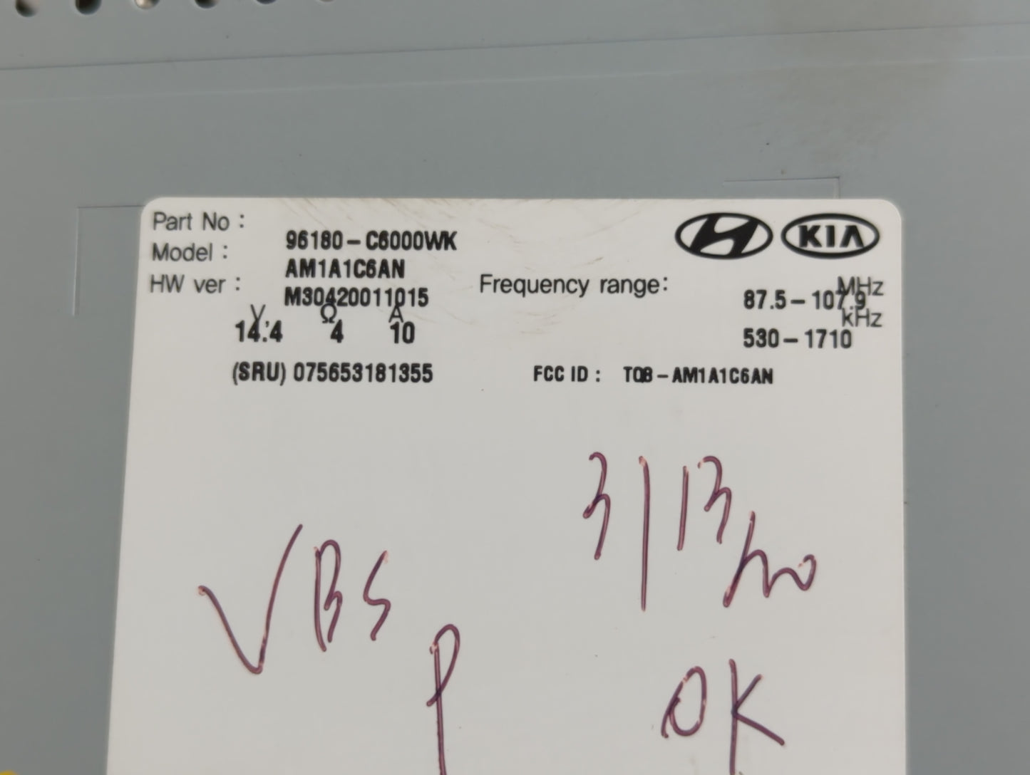 2016-2018 Kia Sorento Radio AM FM Cd Player Receiver Replacement P/N:96180-C6000WK Fits Fits 2016 2017 2018 OEM Used Auto Pa