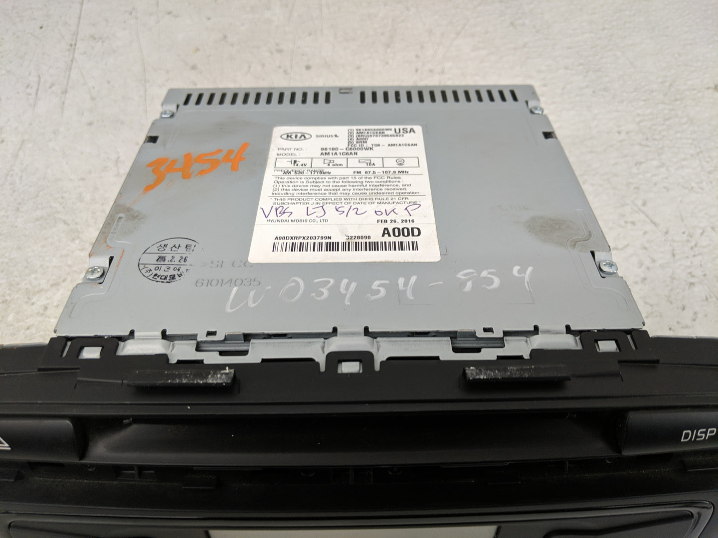 2016-2018 Kia Sorento Radio AM FM Cd Player Receiver Replacement P/N:96180-C6000WK Fits Fits 2016 2017 2018 OEM Used Auto Pa