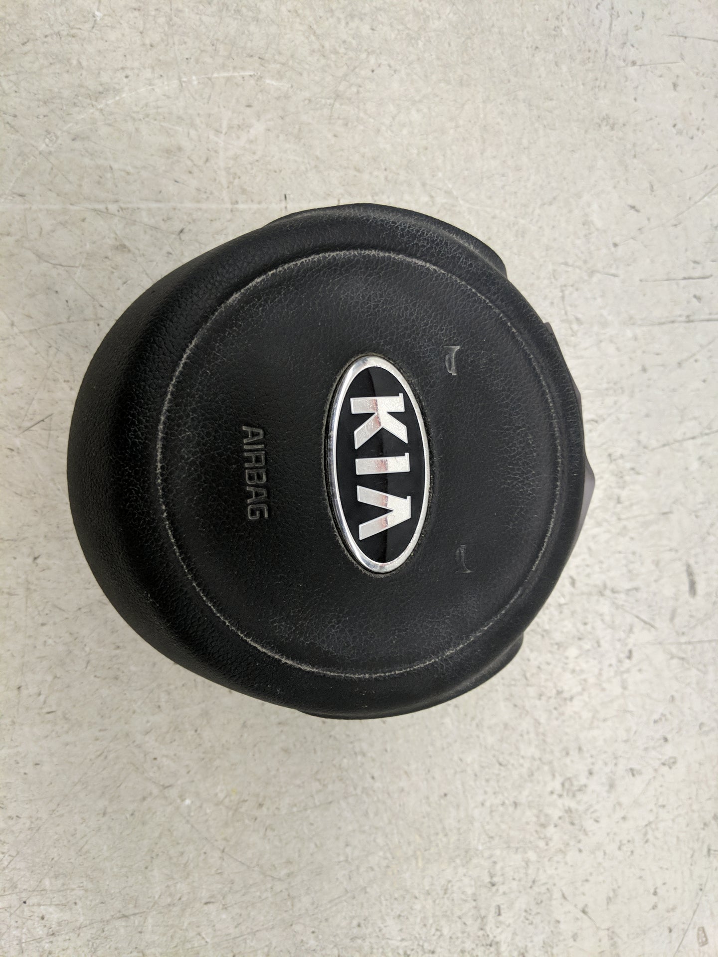 2017 Kia Sorento Air Bag Driver Left Steering Wheel Mounted P/N:56900-C6000 Fits Fits 2018 2019 2020 OEM Used Auto Parts - O