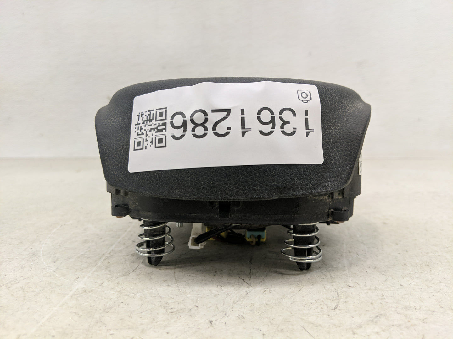 2017 Kia Sorento Air Bag Driver Left Steering Wheel Mounted P/N:56900-C6000 Fits Fits 2018 2019 2020 OEM Used Auto Parts - O
