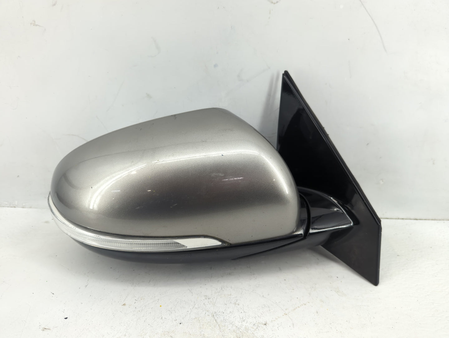 2016-2020 Kia Sorento Passenger Side View Mirror - Right Door Mirror OEM Used - Oemusedautoparts1.com